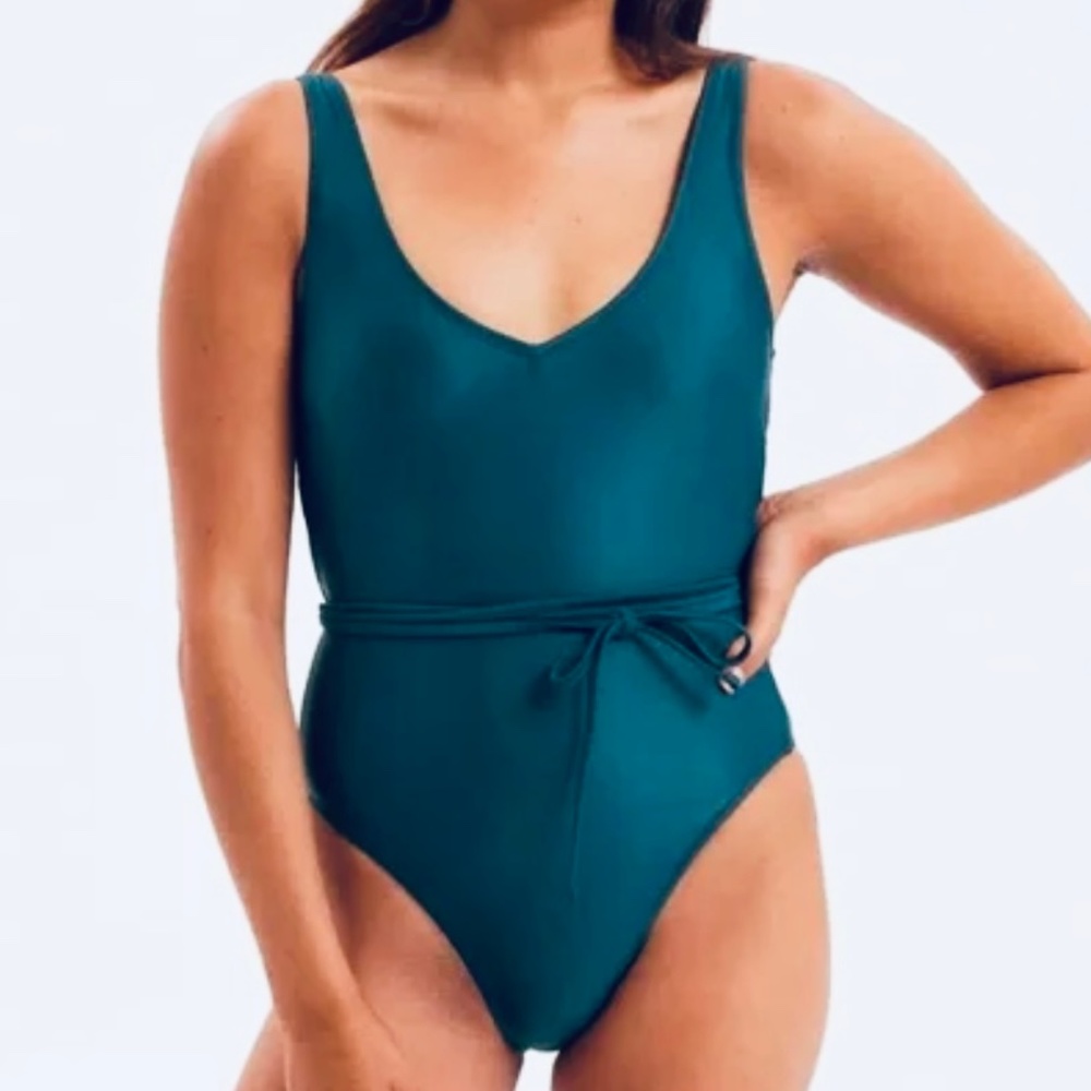NWT Girlfriend Collective Sea Isla Teal One Piece Swimsuit